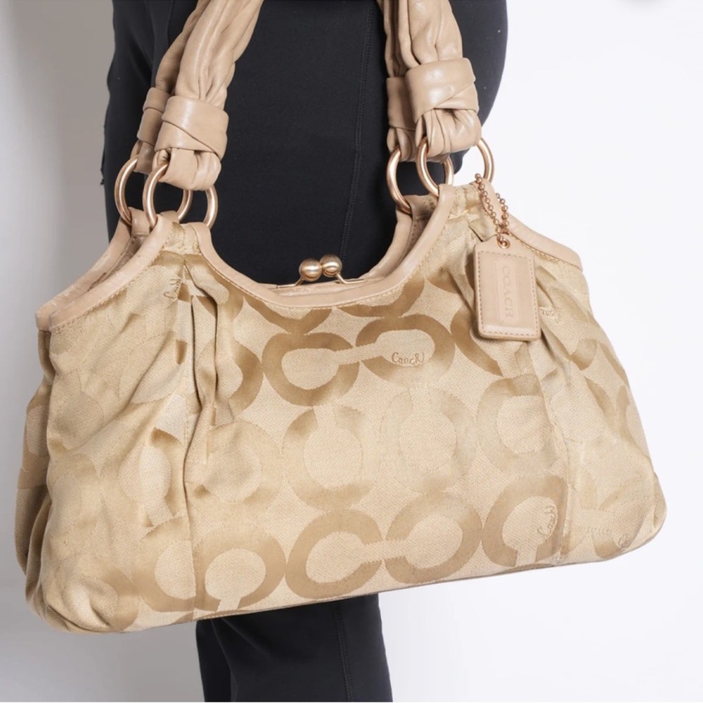 RARE Coach vintage Parker cream kisslock bag with hang tag and silver hardware